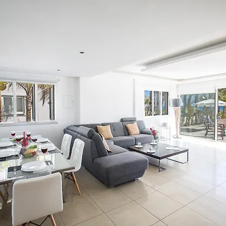 Beautiful 5 Star Holiday In A Prime Location In Sotira, Book Early To Secure Your Dates, Sotira 1298 Βίλα